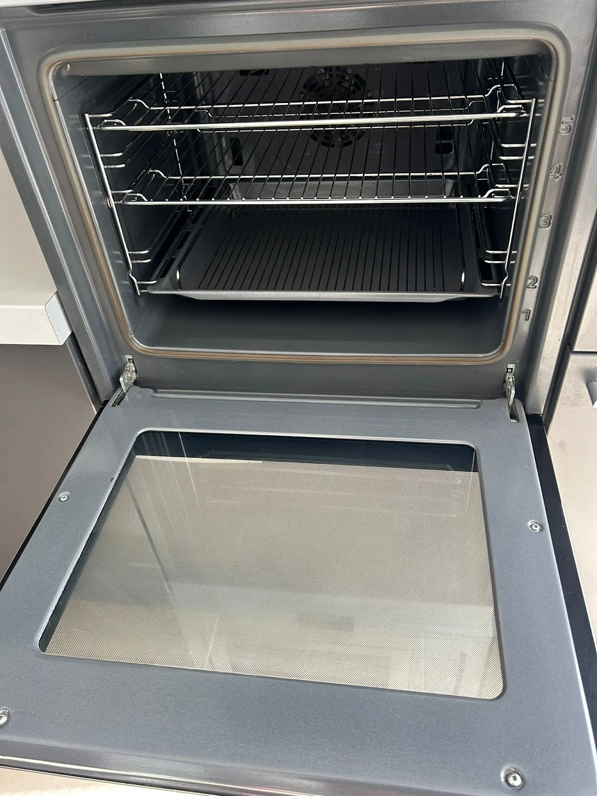 House Cleaning Service in Manchester -- Cleaners With Pride