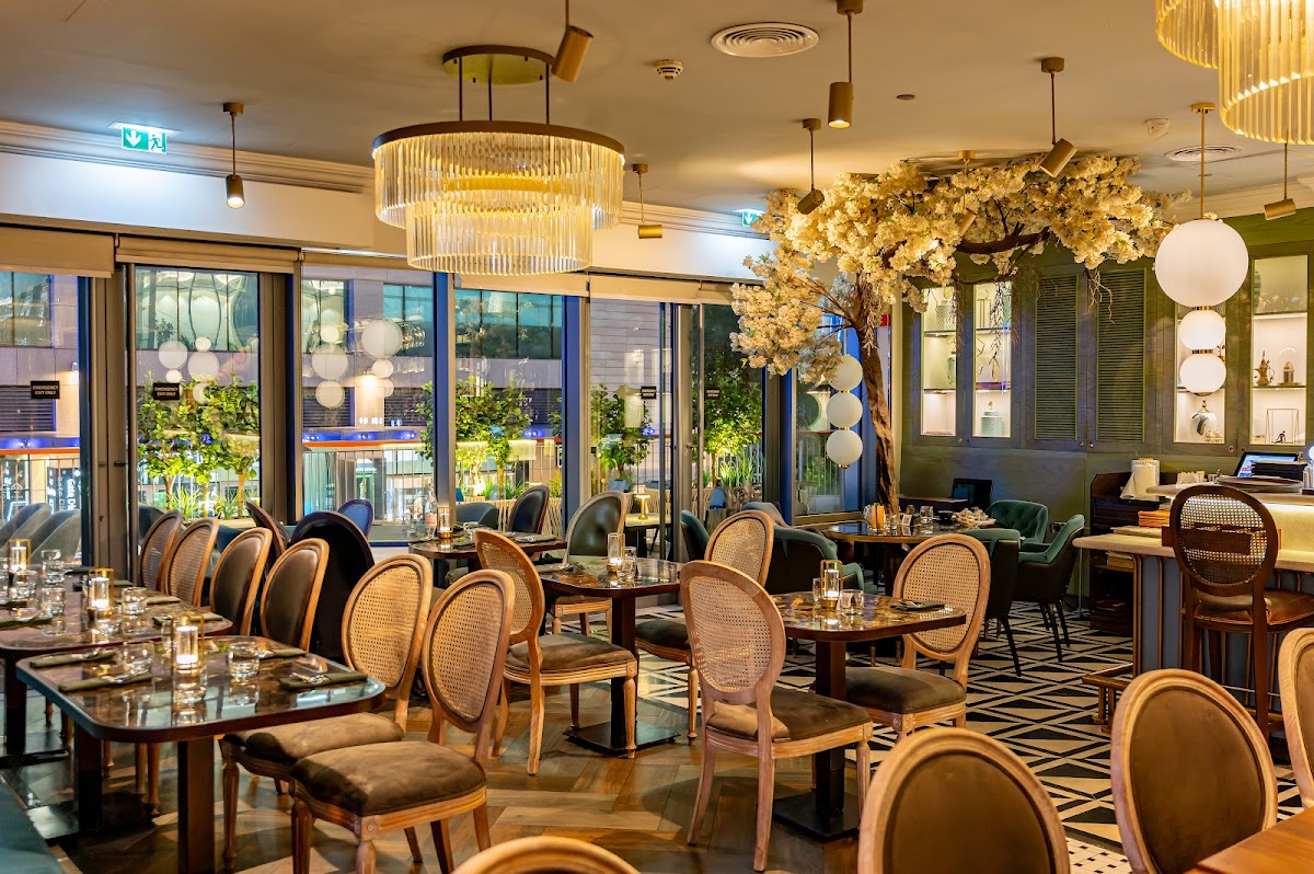 Restaurant in Dubai -- Bombay Borough