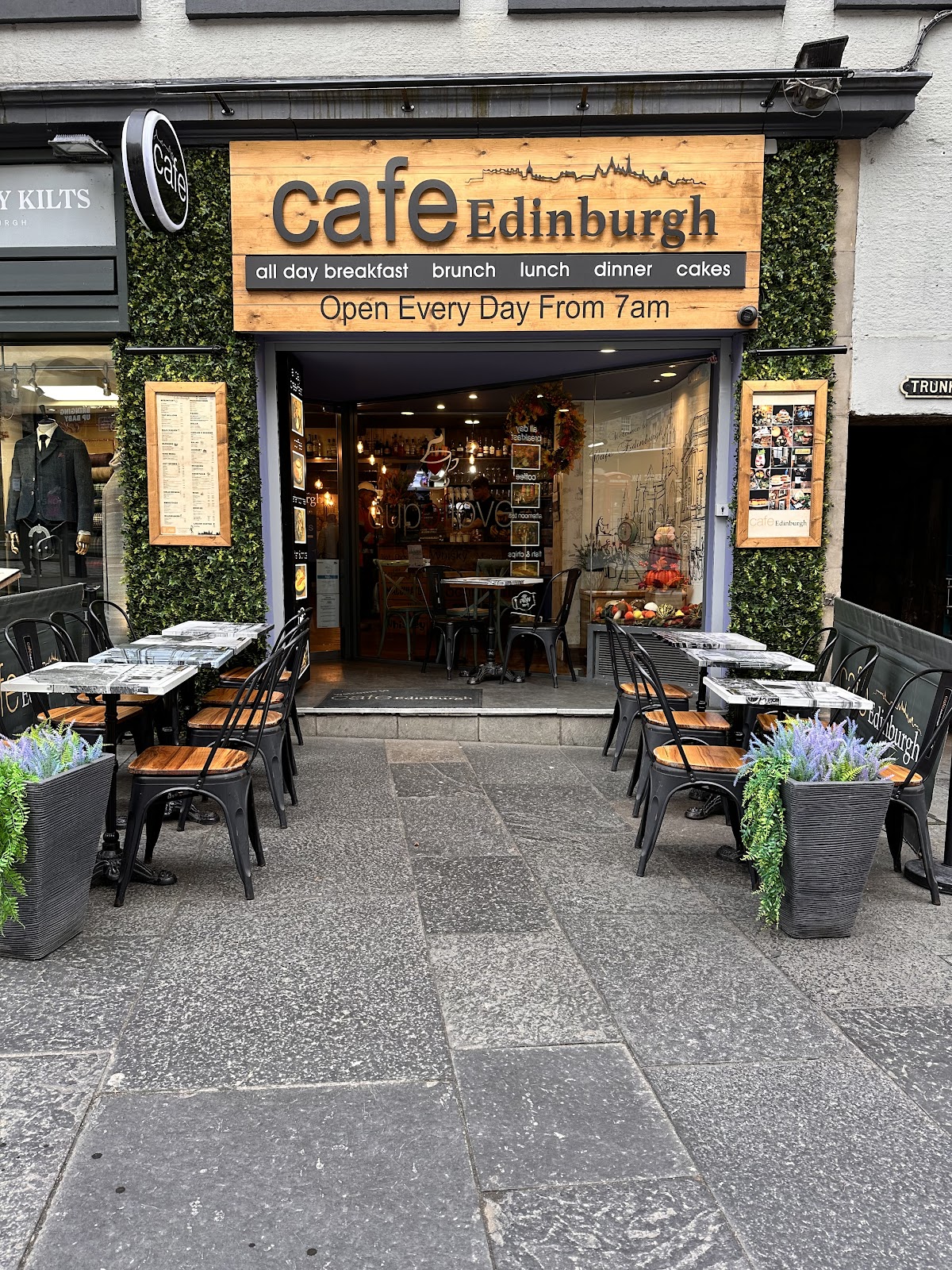 Cafe in Edinburgh -- Cafe Edinburgh