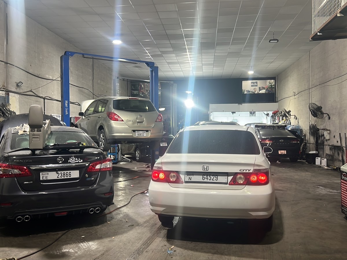Auto Repair Shop in Dubai -- Car Garage Auto Mechanical Repair