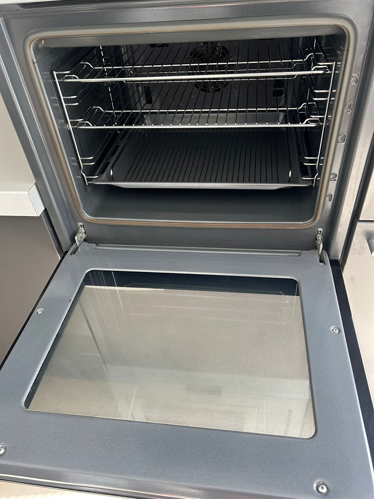 House Cleaning Service in Manchester -- Cleaners With Pride