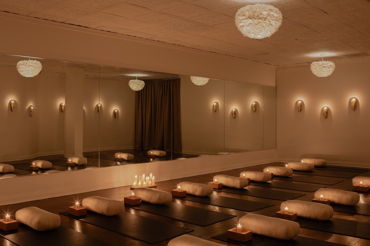 Yoga Studio in Chicago -- Half Moon Yoga (2)