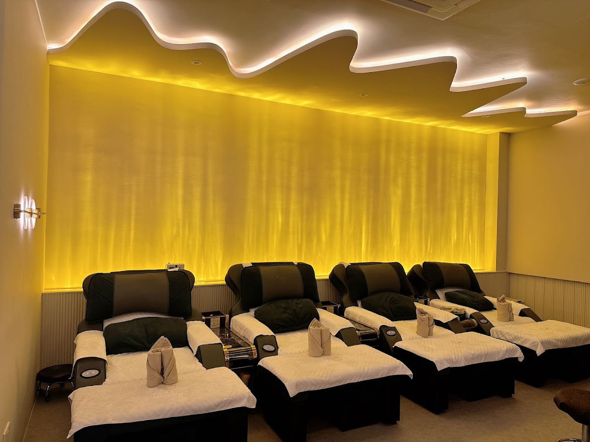 Massage Therapist in Singapore -- Healing Oasis