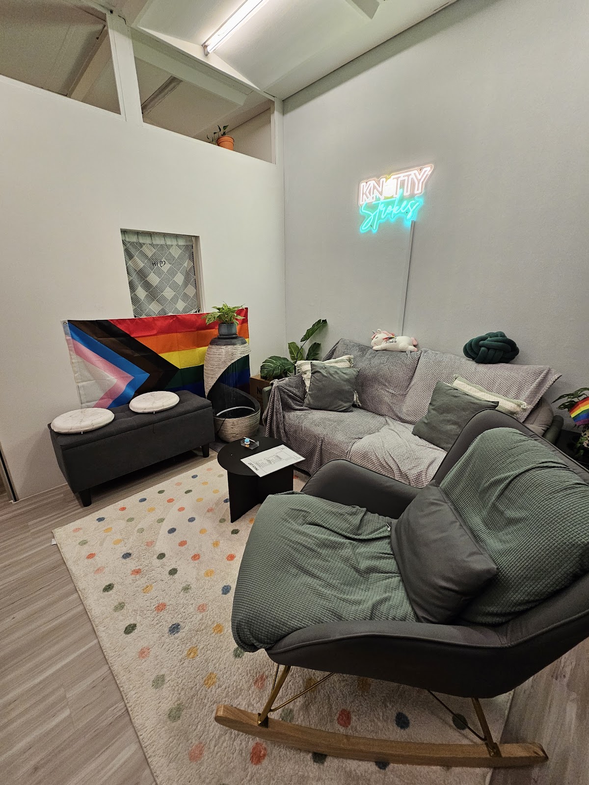 Massage Therapist in Singapore -- Knotty Strokes Singapore