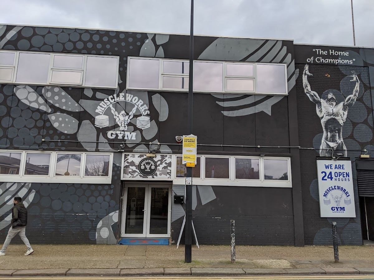 Gym in London -- Muscleworks Gym (2)