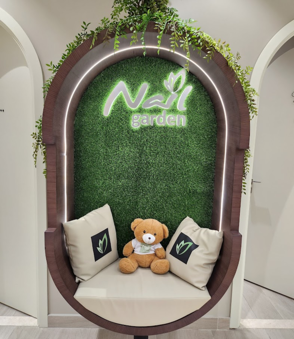 Nail Salon in Dubai -- Nail Garden best salon in Dubai (2)