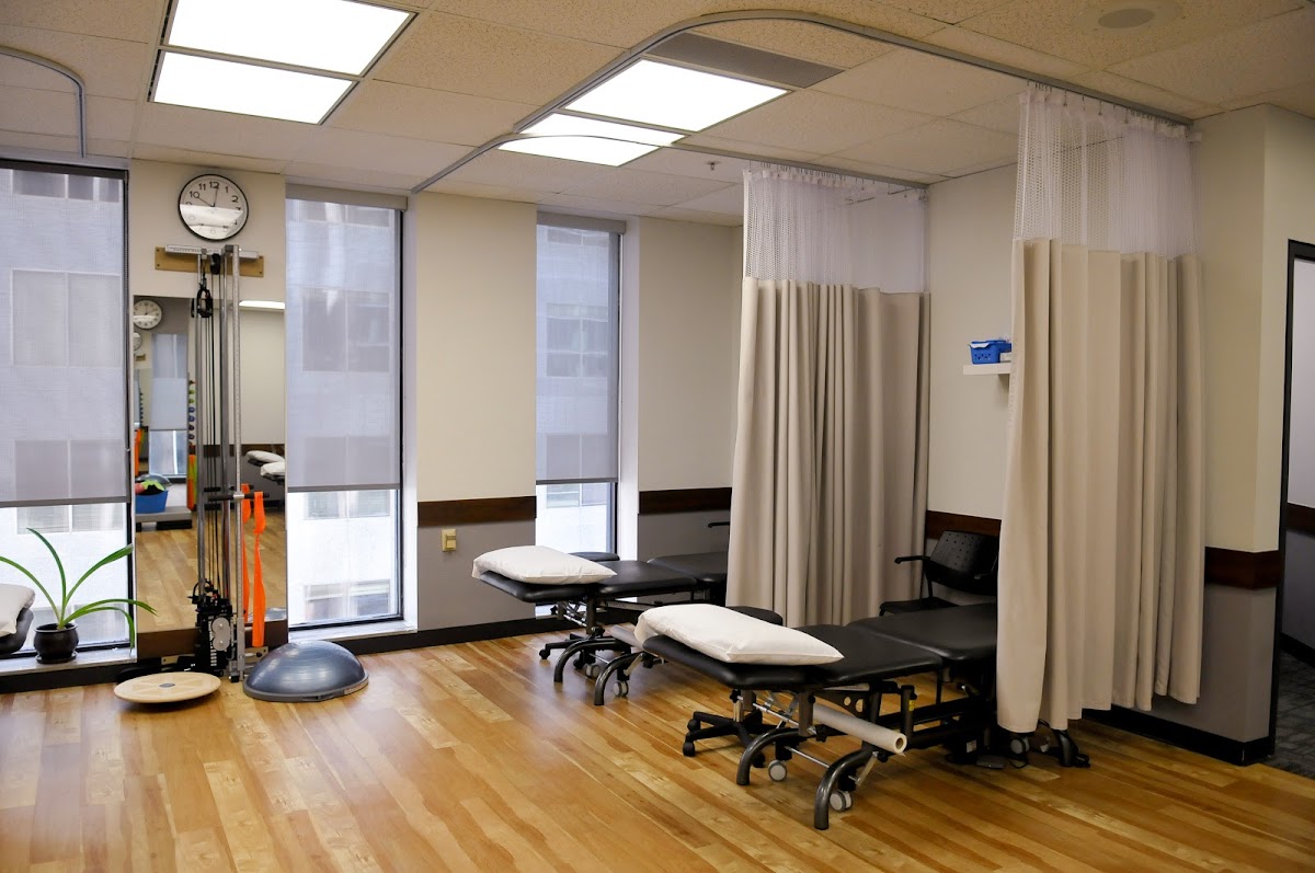 Physical Therapist in Toronto -- Rebalance Sports Medicine Physiotherapy & Chiropractic Downtown Toronto