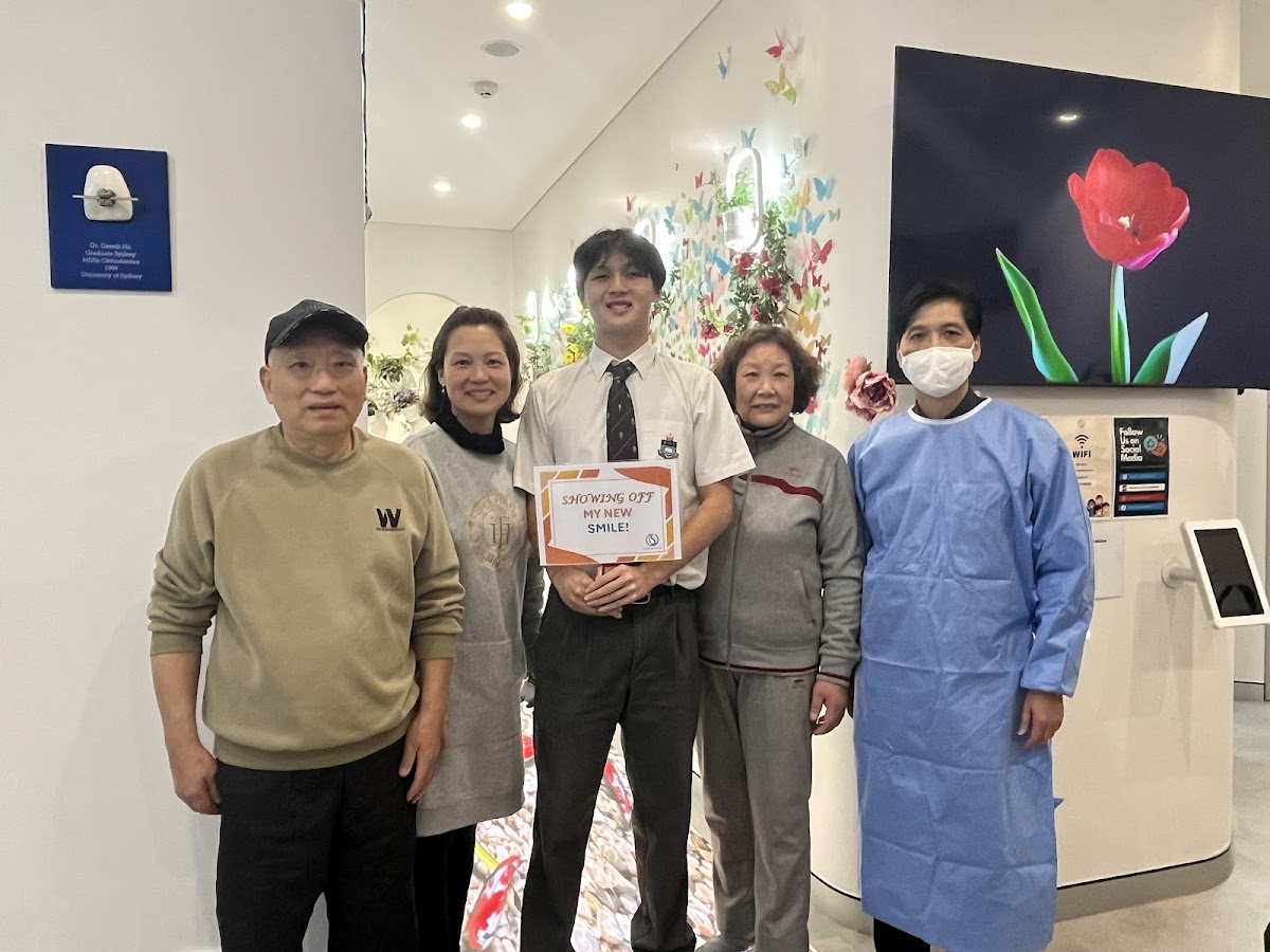 Orthodontist in Sydney -- Simplybraces, Dr Gareth Ho 何祥德矯齒專科醫生