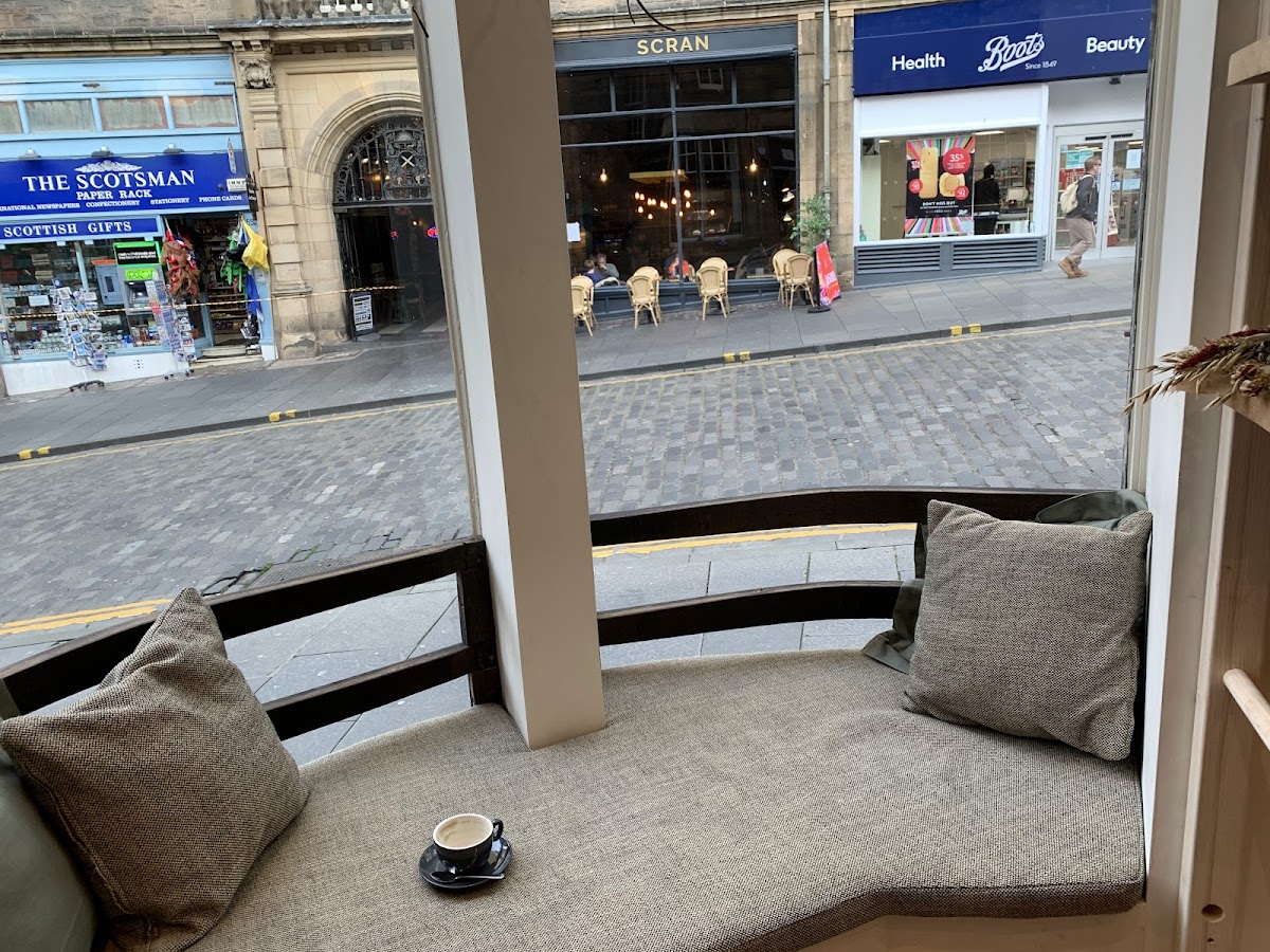 Cafe in Edinburgh -- The Milkman